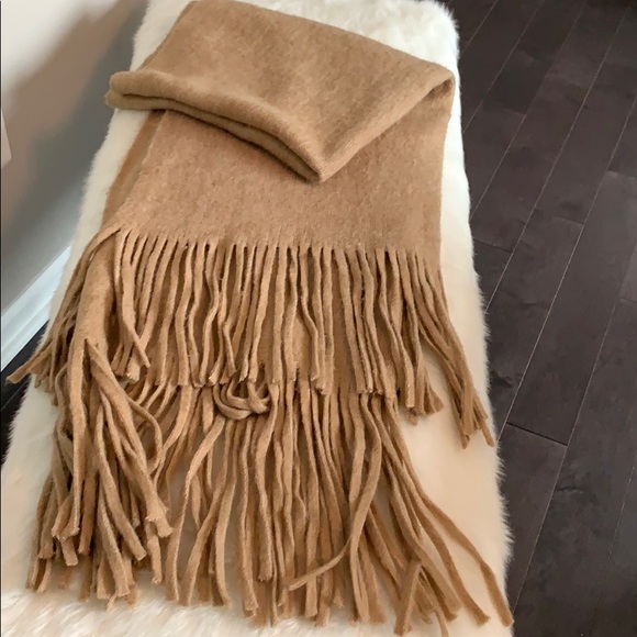 Ann Taylor beige oversized fringed scarf wrap - Picture 7 of 8